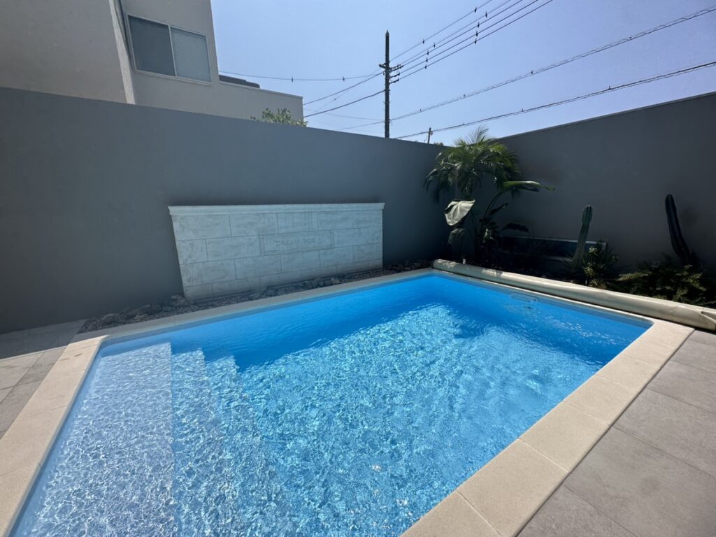 富士市にあるTHE庭や工房のプール付きモデルガーデン